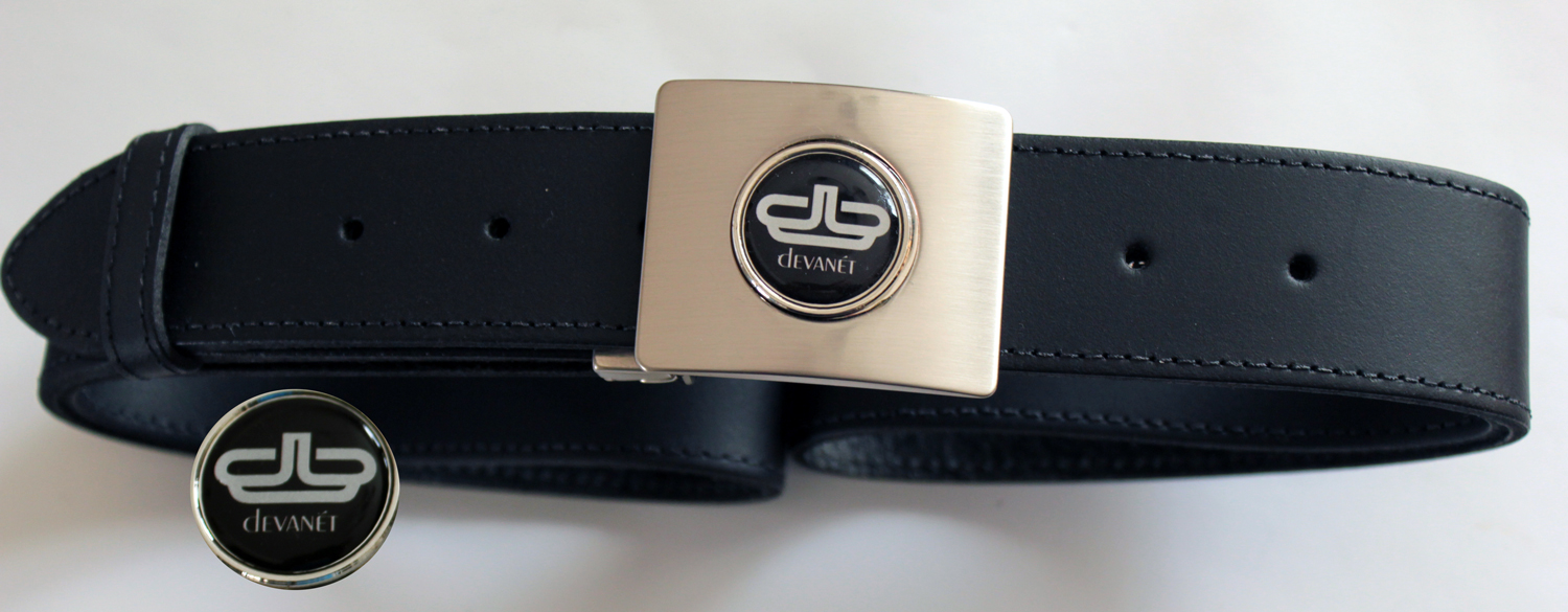 Devanet golf belt with magnetci ball mafker